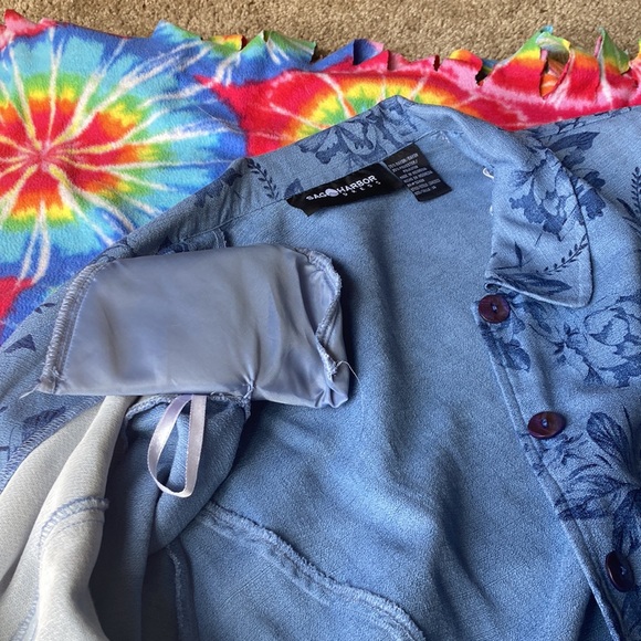 1980s dress blouse with shoulder pads - Picture 4 of 4